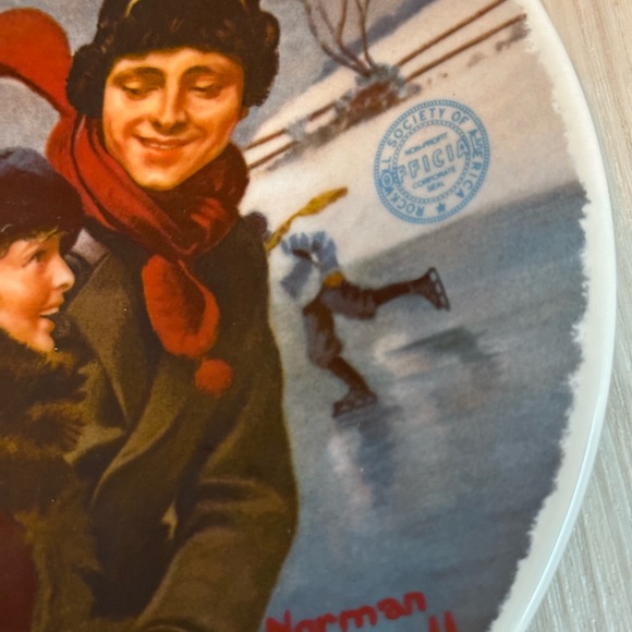 Rare Norman Rockwell Christmas 1982 Collector Plate w/ Certificate of Authority - Picture 9 of 16